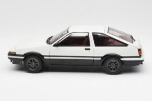 Toyota Sprinter Trueno AE86 New Initial D Movie Legend 1 AUTOart 1:18 78798 Kov – obrázek 4 z 8