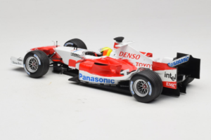 Toyota TF105 #17 R. Schumacher Panasonic Toyota Racing 2005 Minichamps 1:18 100050017 Kov – obrázek 5 z 7