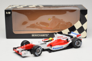 Toyota TF105 #17 R. Schumacher Panasonic Toyota Racing Showcar 2005 Minichamps 1:18 100050087 Kov – obrázek 7 z 7