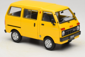 Toyota TJ110 Tianjin Huali Žlutý OEM 1:18 TOYOTA014 Kov – obrázek 6 z 8