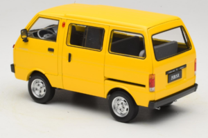 Toyota TJ110 Tianjin Huali Žlutý OEM 1:18 TOYOTA014 Kov – obrázek 7 z 8