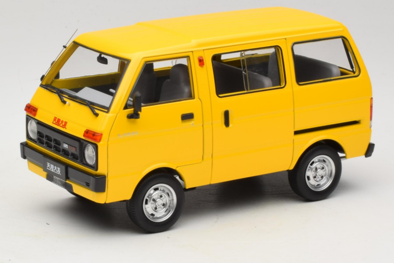 Toyota TJ110 Tianjin Huali Žlutý OEM 1:18 TOYOTA014 Kov