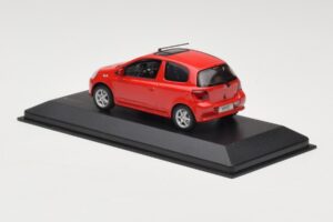 Toyota Yaris TS Červený Minichamps 1:43 430166062 Kov – obrázek 3 z 4