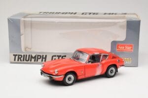 Triumph GT6 Mk3 Červený Sun Star 1:18 1056 Kov – obrázek 6 z 6