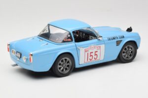 Triumph TR4 Rally Car Revell 1:18 8773 Kov – obrázek 3 z 8