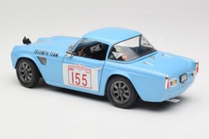 Triumph TR4 Rally Car Revell 1:18 8773 Kov – obrázek 7 z 8