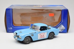 Triumph TR4 Rally Car Revell 1:18 8773 Kov – obrázek 8 z 8