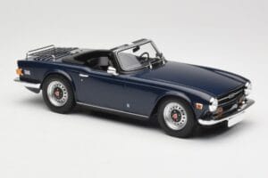 Triumph TR6 PI Tmavě Modrý Minichamps 1:18 155132032 Kov – obrázek 4 z 6