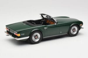 Triumph TR6 PI Tmavě Zelený Minichamps 1:18 155132030 Kov – obrázek 2 z 6