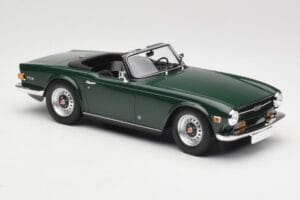 Triumph TR6 PI Tmavě Zelený Minichamps 1:18 155132030 Kov – obrázek 4 z 6