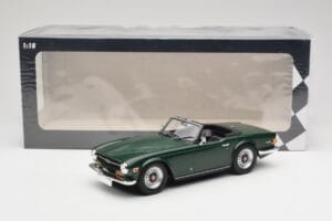 Triumph TR6 PI Tmavě Zelený Minichamps 1:18 155132030 Kov – obrázek 6 z 6