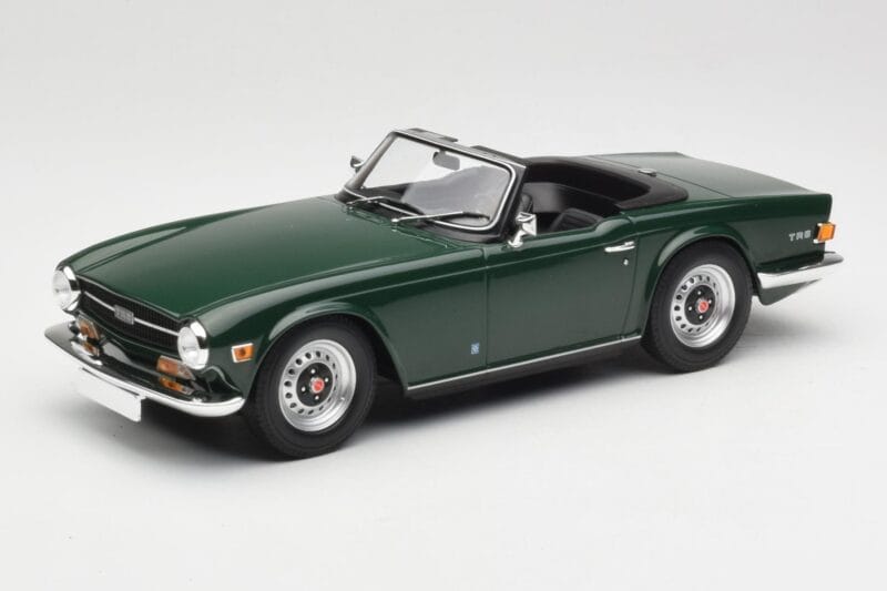 Triumph TR6 PI Tmavě Zelený Minichamps 1:18 155132030 Kov