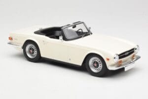 Triumph TR6 PI Bílý Minichamps 1:18 155132035 Kov – obrázek 4 z 6