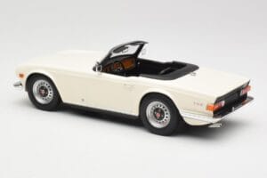 Triumph TR6 PI Bílý Minichamps 1:18 155132035 Kov – obrázek 5 z 6