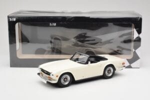 Triumph TR6 PI Bílý Minichamps 1:18 155132035 Kov – obrázek 6 z 6