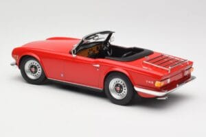 Triumph TR6 PI Červený Minichamps 1:18 155132031 Kov – obrázek 5 z 6