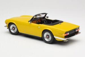 Triumph TR6 RHD Žlutý Minichamps 1:18 155132034 Kov – obrázek 5 z 6