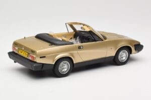 Triumph TR7 DHC Zlatý BoS Models 1:18 BOS221 Pryskyřice – obrázek 2 z 6
