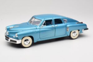 Tucker Torpedo Modrý Road Signature 1:18 92268 Kov