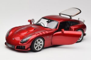 TVR Sagaris Červený Revell 1:18 08816 Kov – obrázek 2 z 8