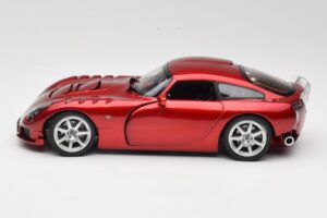 TVR Sagaris Červený Revell 1:18 08816 Kov – obrázek 4 z 8