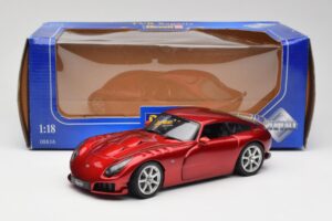 TVR Sagaris Červený Revell 1:18 08816 Kov – obrázek 8 z 8