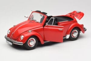 Volkswagen 1302 LS Kabriolet Červený Revell 1:18 08470 Kov – obrázek 2 z 8