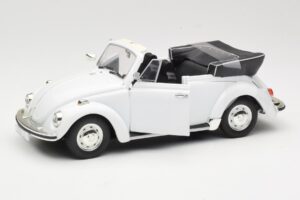 Volkswagen 1302 LS Kabriolet Bílý Revell 1:18 8415 Kov – obrázek 2 z 8