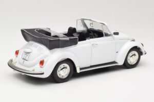 Volkswagen 1302 LS Kabriolet Bílý Revell 1:18 8415 Kov – obrázek 3 z 8