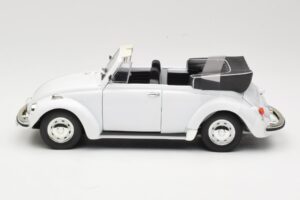 Volkswagen 1302 LS Kabriolet Bílý Revell 1:18 8415 Kov – obrázek 4 z 8
