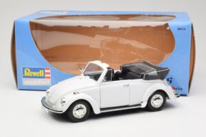 Volkswagen 1302 LS Kabriolet Bílý Revell 1:18 8415 Kov – obrázek 8 z 8