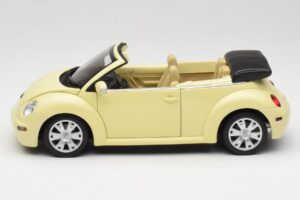 Volkswagen Beetle Kabriolet Žlutý Gate 1:18 VW24108 Kov – obrázek 4 z 8