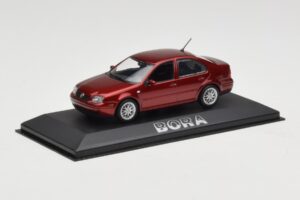 Volkswagen Bora Mk4 Red Metallic Minichamps 1:43 VW003 Kov – obrázek 2 z 4