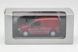 Volkswagen Caddy 2K Tmavě Červený Minichamps 1:43 CADDY004 Kov – obrázek 4 z 4