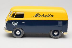 Volkswagen T1 Combi Michelin Černý & Žlutý Solido 1:18 9406 Kov – obrázek 4 z 8