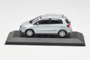 Volkswagen Cross Golf Mk5 Stříbrný Minichamps 1:43 GOLF003 Kov