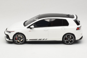 Volkswagen Golf Mk8 GTI Clubsport Pure White Otto 1:18 OT1221 Pryskyřice – obrázek 3 z 6