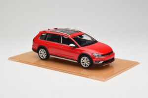 Volkswagen Golf Mk7 Alltrack Tornado Red DNA 1:18 DNA000035 Pryskyřice – obrázek 4 z 6
