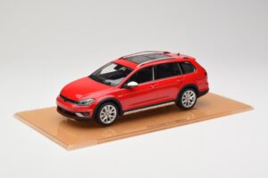 Volkswagen Golf Mk7 Alltrack Tornado Red DNA 1:18 DNA000035 Pryskyřice