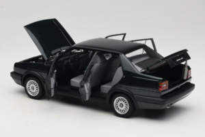 Volkswagen Jetta Mk3 CL Černý Icartime 1:18 JETTA001 Kov – obrázek 5 z 8