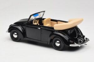 Volkswagen Brouk Kabriolet Černý Maisto 1:18 37800-M6 Kov – obrázek 7 z 8