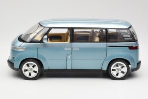 Volkswagen Microbus Concept Světle Zelený Revell 1:18 08444 Kov – obrázek 4 z 8