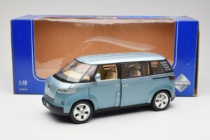 Volkswagen Microbus Concept Světle Zelený Revell 1:18 08444 Kov – obrázek 8 z 8