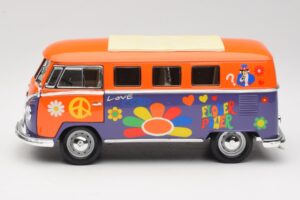 Volkswagen Microbus T1 Flower Power Road Signature 1:18 92329 Kov – obrázek 4 z 8