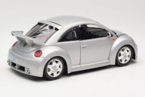 Volkswagen New Beetle RSi Stříbrný Bburago 1:18 3306 Kov – obrázek 3 z 8