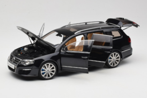 Volkswagen Passat B6 R36 Variant Černý NZG 1:18 KF044-4A Kov – obrázek 2 z 8