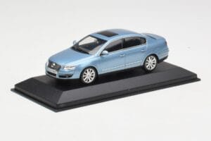 Volkswagen Passat B6 Blue Metallic Minichamps 1:43 PASSAT002 Kov – obrázek 2 z 4
