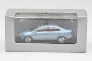 Volkswagen Passat B6 Blue Metallic Minichamps 1:43 PASSAT002 Kov – obrázek 4 z 4
