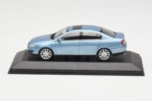 Volkswagen Passat B6 Blue Metallic Minichamps 1:43 PASSAT002 Kov