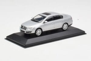 Volkswagen Passat B6 Stříbrný Minichamps 1:43 PASSAT003 Kov – obrázek 2 z 4